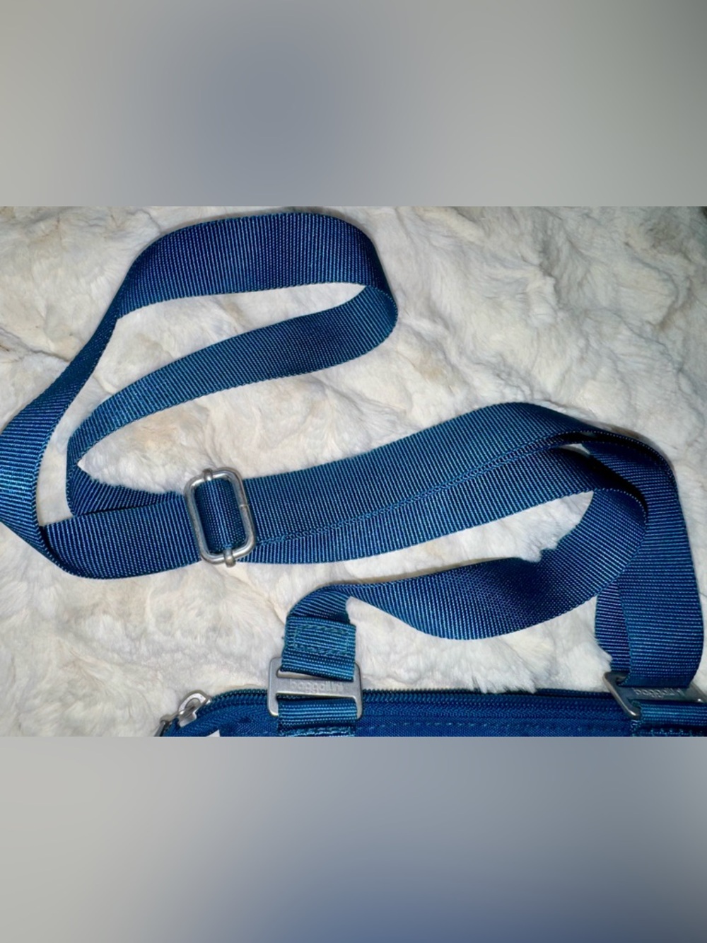 Baggallini Anti-theft Small Cross Body Purse - Picture 7 of 8